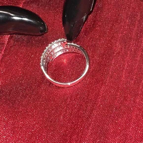 6/$20 Beautiful Rhinestone rings - Picture 4 of 4